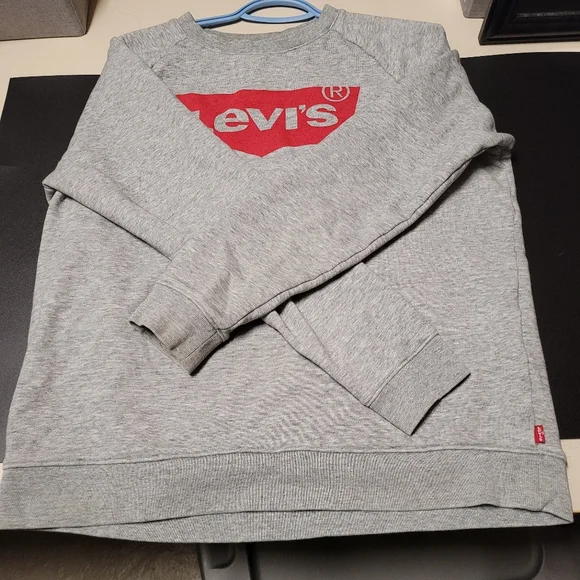 Levi Sweater - Picture 4 of 10